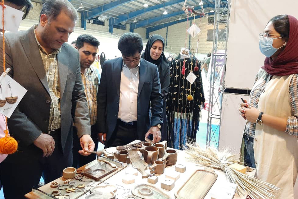 افتتاح نمایشگاه عرضه توانمندی‌ها و قابلیت‌های صنایع‌دستی هرمزگان در بندرلنگه